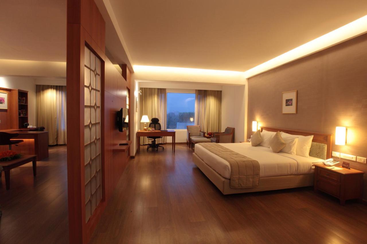 Готель Monsoon Empress Kochi Екстер'єр фото